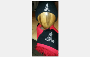 Bonnet et écharpe aux couleurs et logo du Gardanne Rugby Club saison 2019-2020